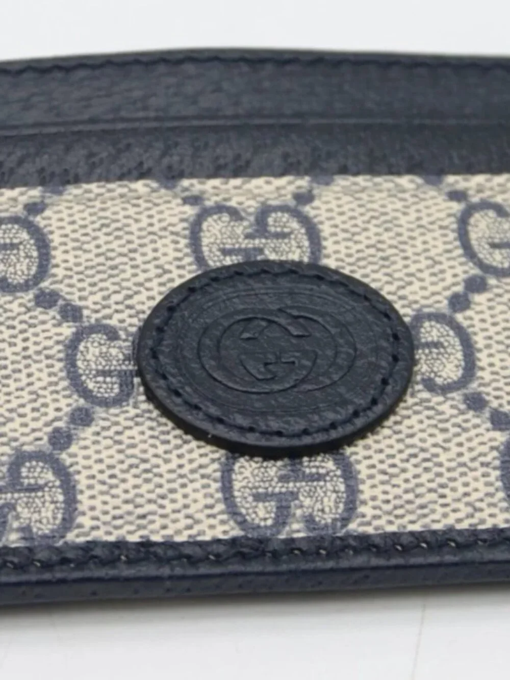 Gucci gg supreme